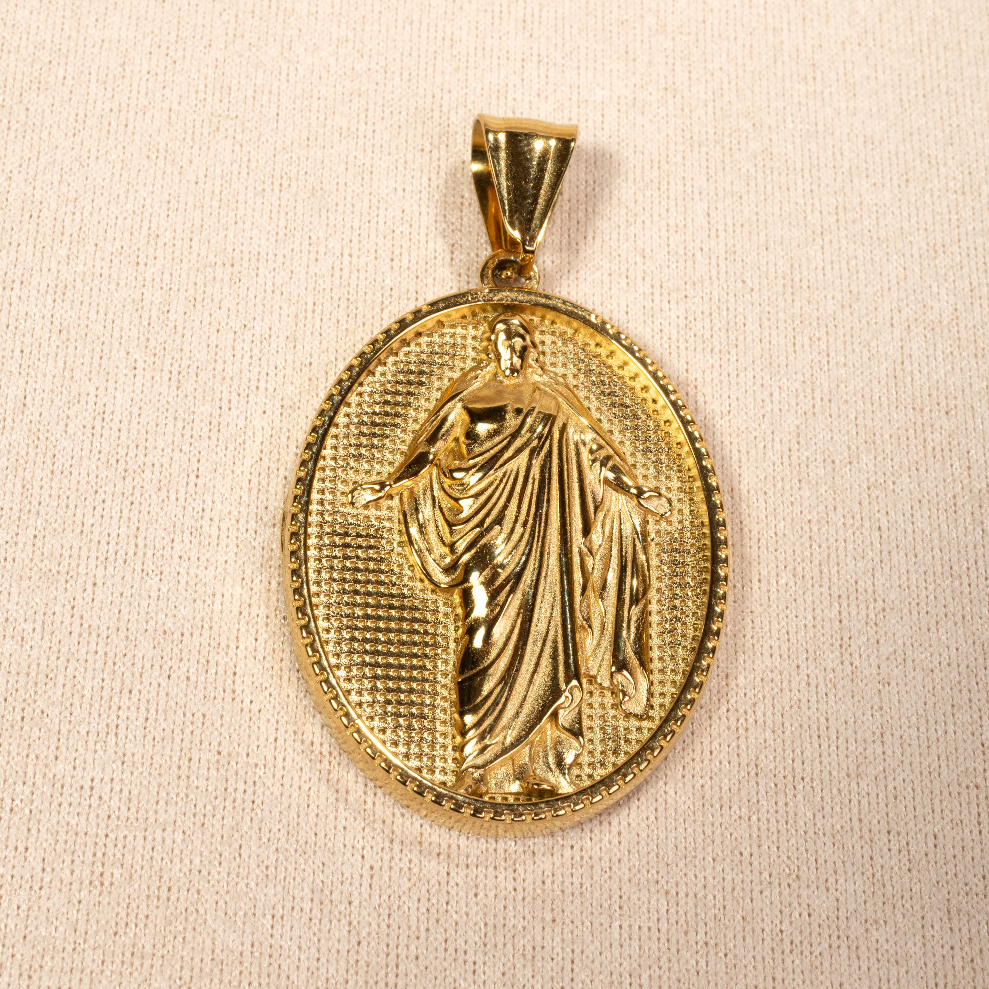 Dije Jesús Resucitado Oro Laminado 18K