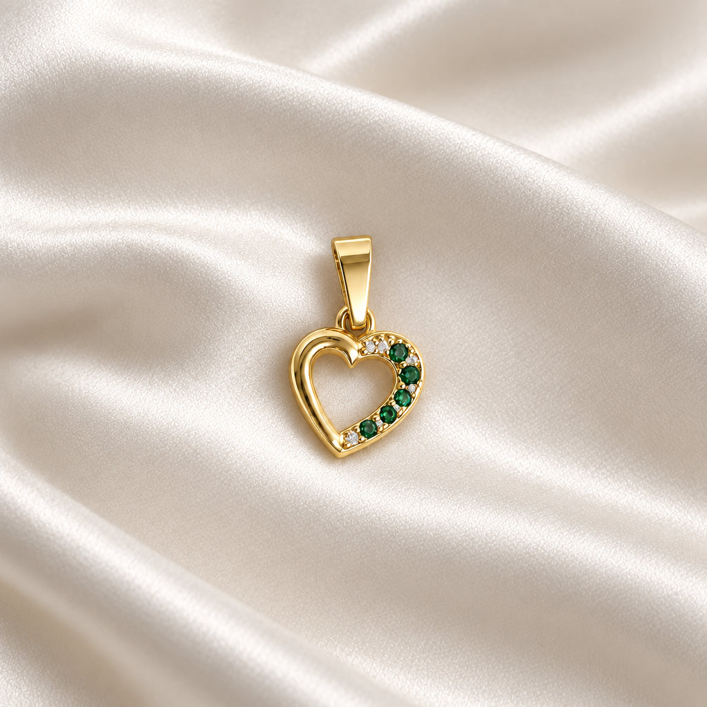 Dije Corazón Esmeraldas  en Oro Laminado 18K