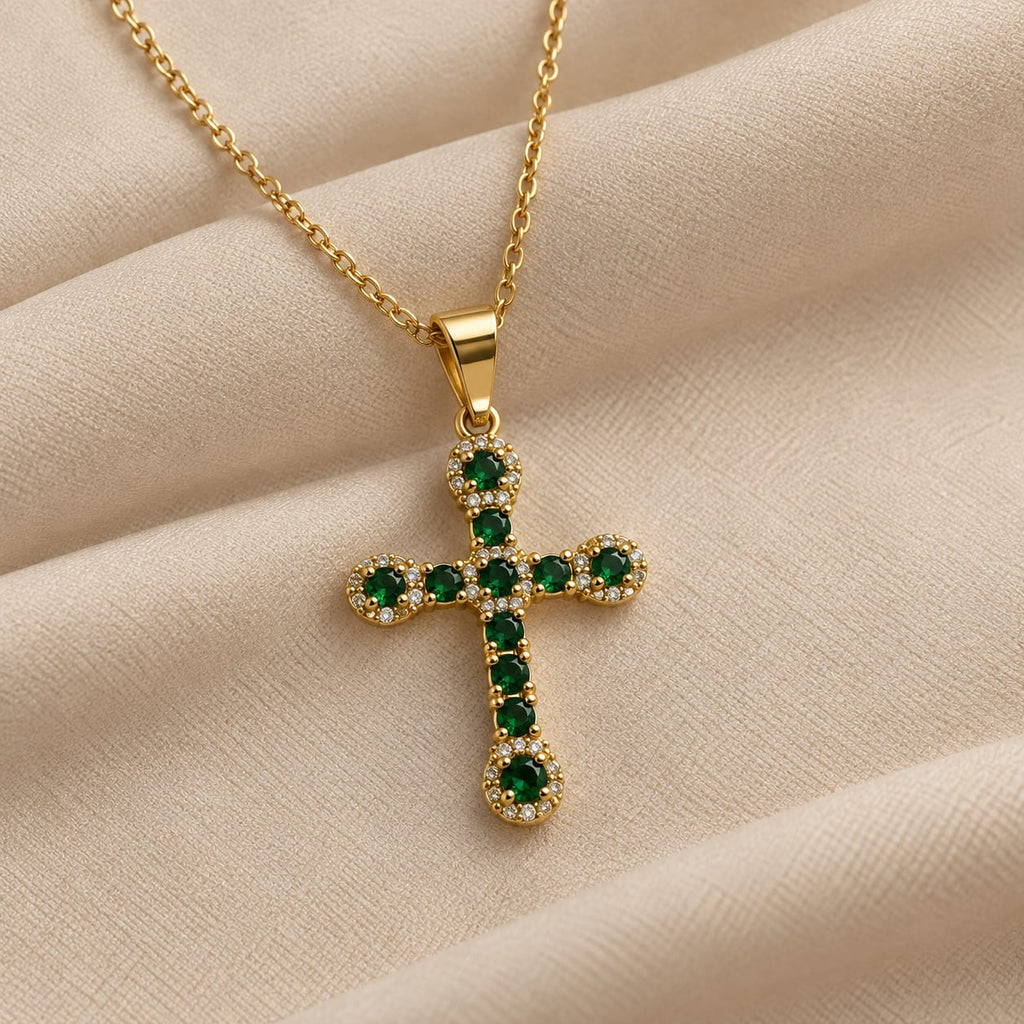 Dije Cruz Esmeralda en Oro Laminado 18K