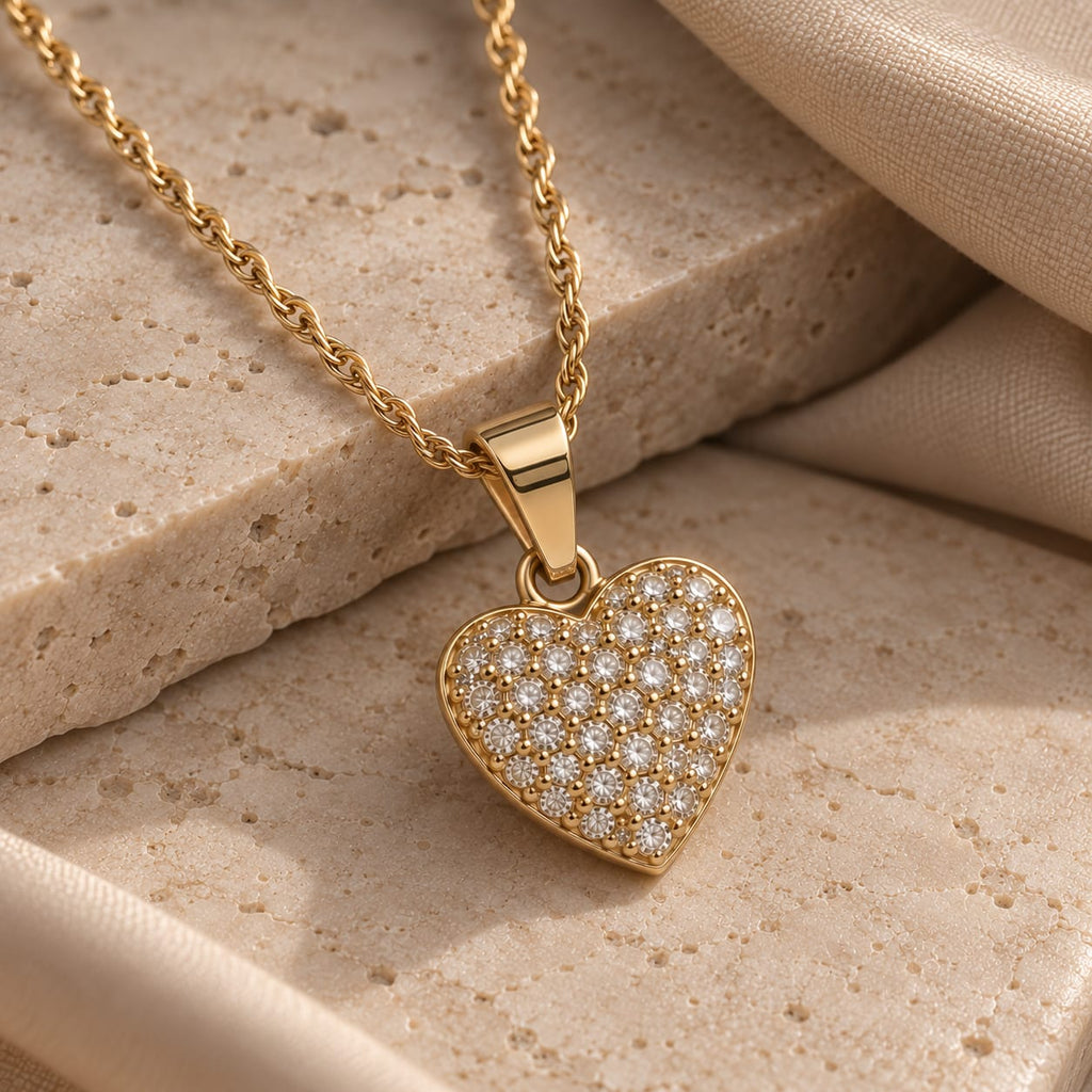 Dije Corazón Mujer en Oro Laminado 18K