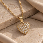 Dije Corazón Mujer en Oro Laminado 18K