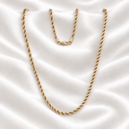Cadena con dorado suave e inscripción 18K en el broche